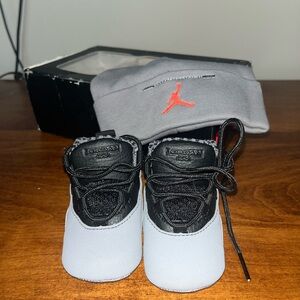Jordan Kids Shoes - Black and Grey
